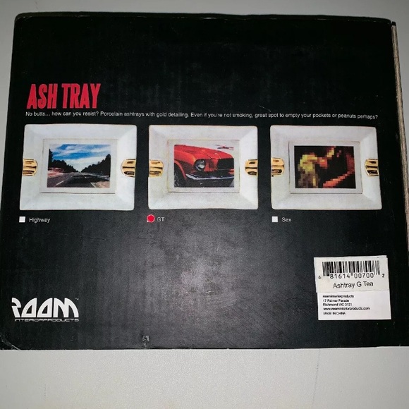 Vintage Glass Ashtray. Gt Car. New In Package - Picture 3 of 3